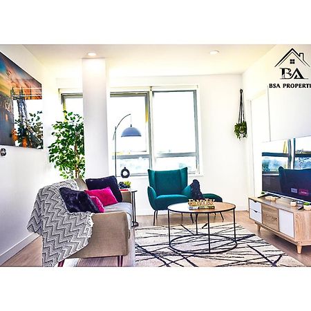 City Centre Apartment Close To Ascot & Legoland Sleep Upto 4 Guests - Parking On Request! Bracknell Buitenkant foto