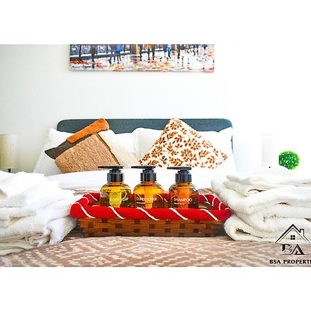 City Centre Apartment Close To Ascot & Legoland Sleep Upto 4 Guests - Parking On Request! Bracknell Buitenkant foto