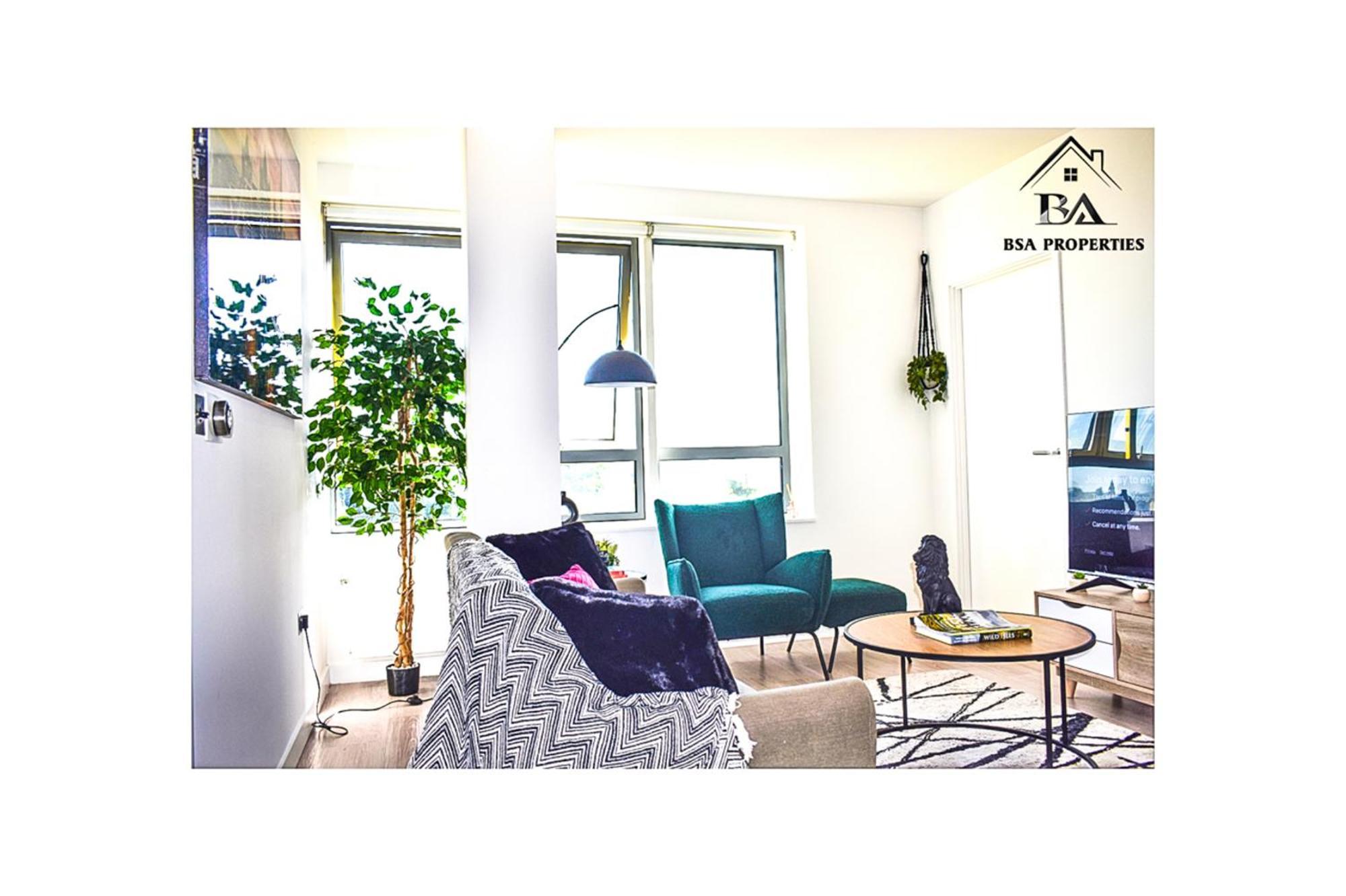 City Centre Apartment Close To Ascot & Legoland Sleep Upto 4 Guests - Parking On Request! Bracknell Buitenkant foto