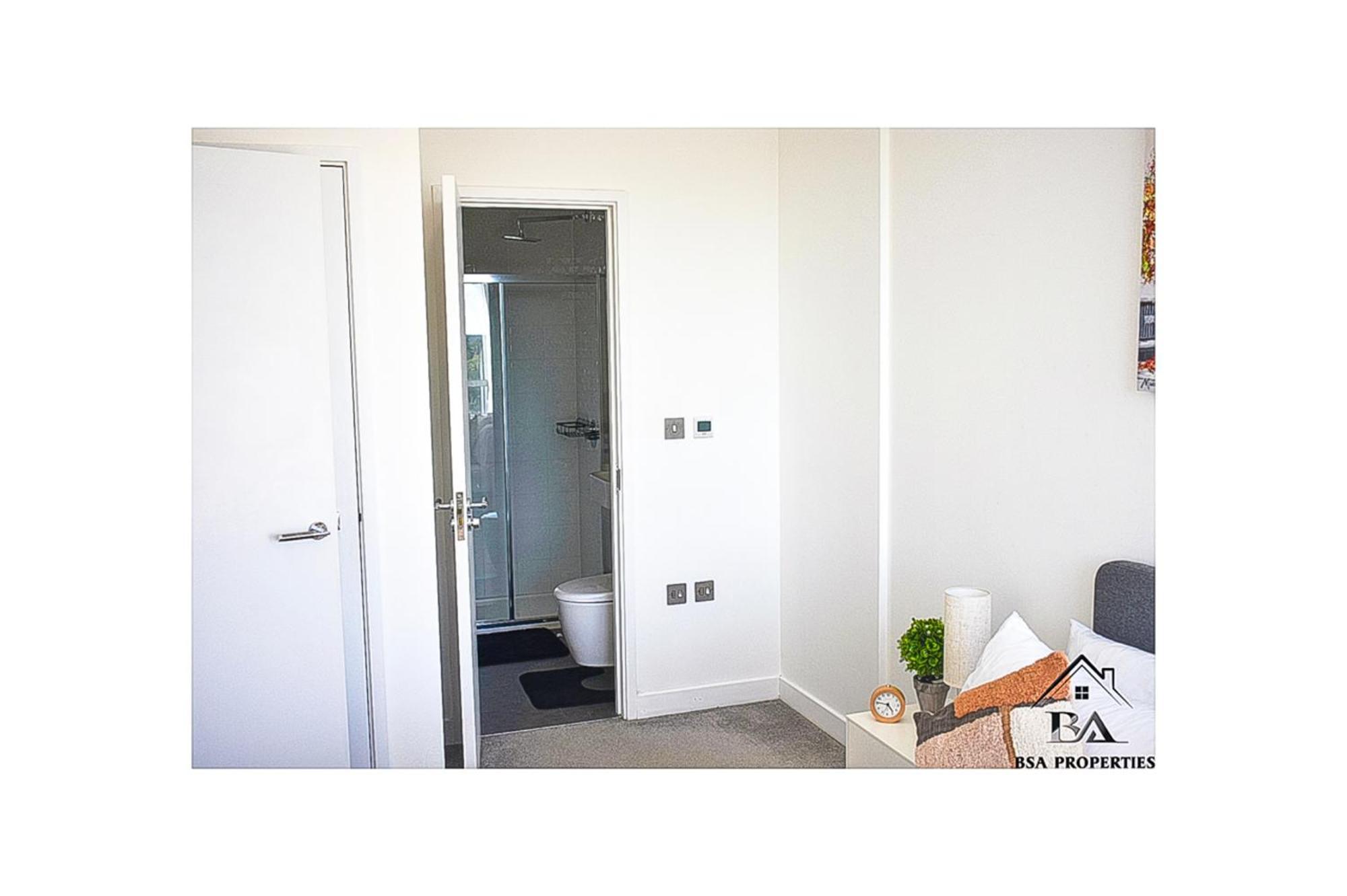 City Centre Apartment Close To Ascot & Legoland Sleep Upto 4 Guests - Parking On Request! Bracknell Buitenkant foto