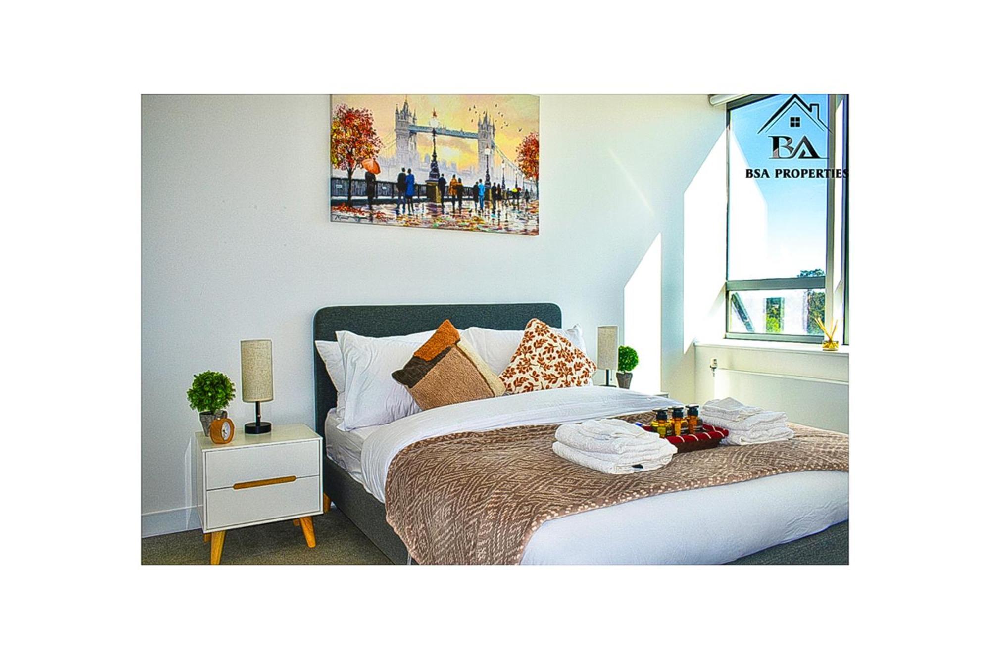 City Centre Apartment Close To Ascot & Legoland Sleep Upto 4 Guests - Parking On Request! Bracknell Buitenkant foto