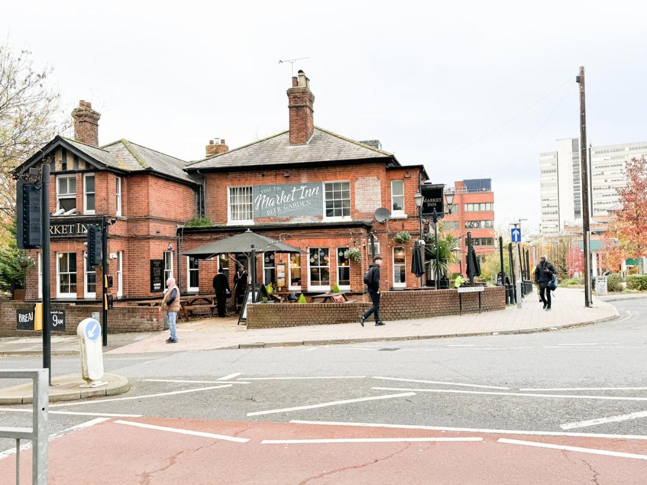 City Centre Apartment Close To Ascot & Legoland Sleep Upto 4 Guests - Parking On Request! Bracknell Buitenkant foto