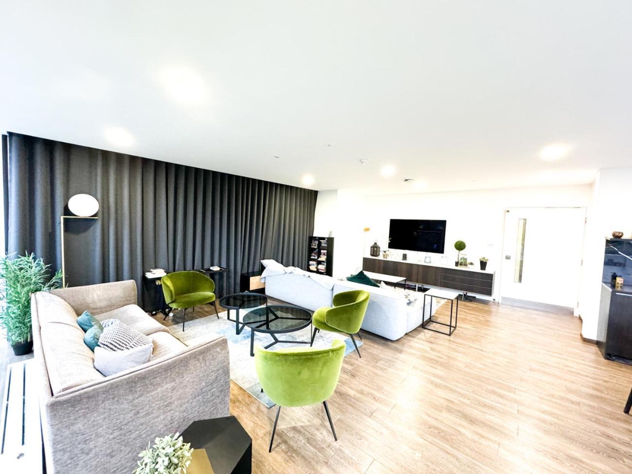 City Centre Apartment Close To Ascot & Legoland Sleep Upto 4 Guests - Parking On Request! Bracknell Buitenkant foto