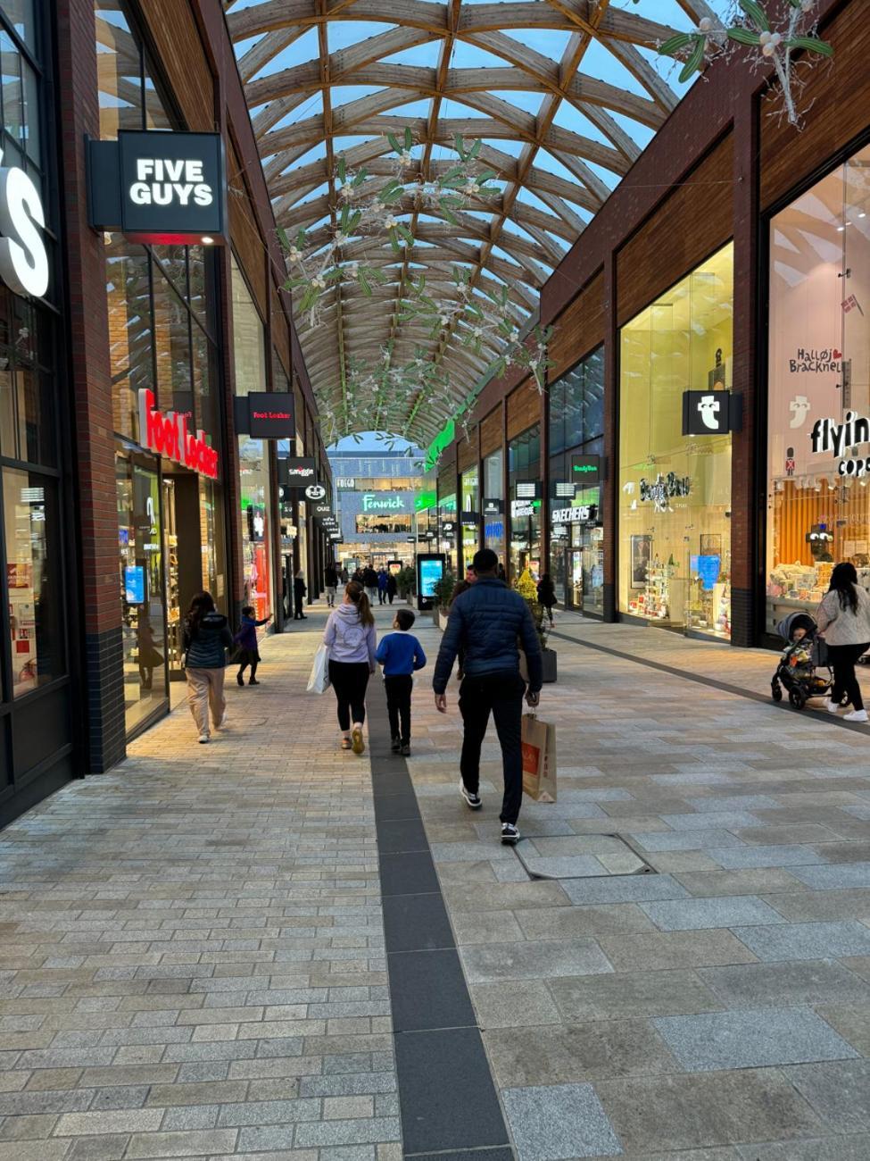 City Centre Apartment Close To Ascot & Legoland Sleep Upto 4 Guests - Parking On Request! Bracknell Buitenkant foto